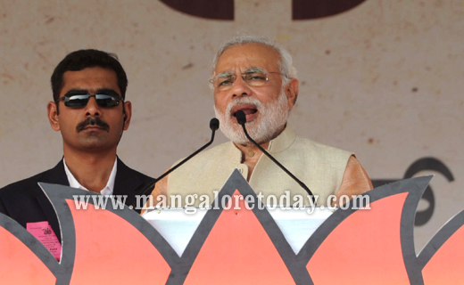 Narendra Modi at Bharatha Gellisi rally in Mangalore